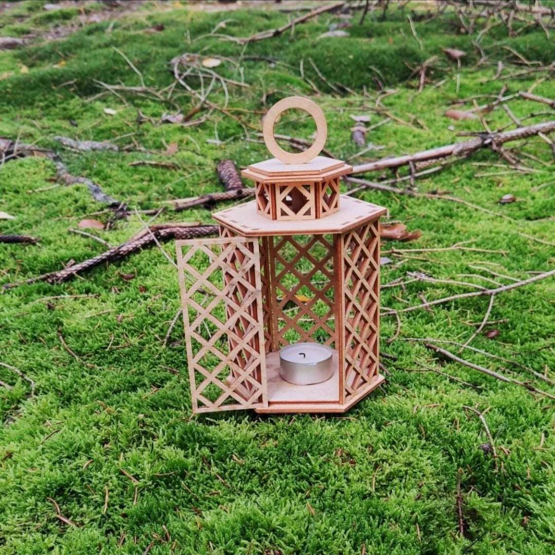 Holz Laterne für Kerzen/Teelichter gelasert - LaserErz