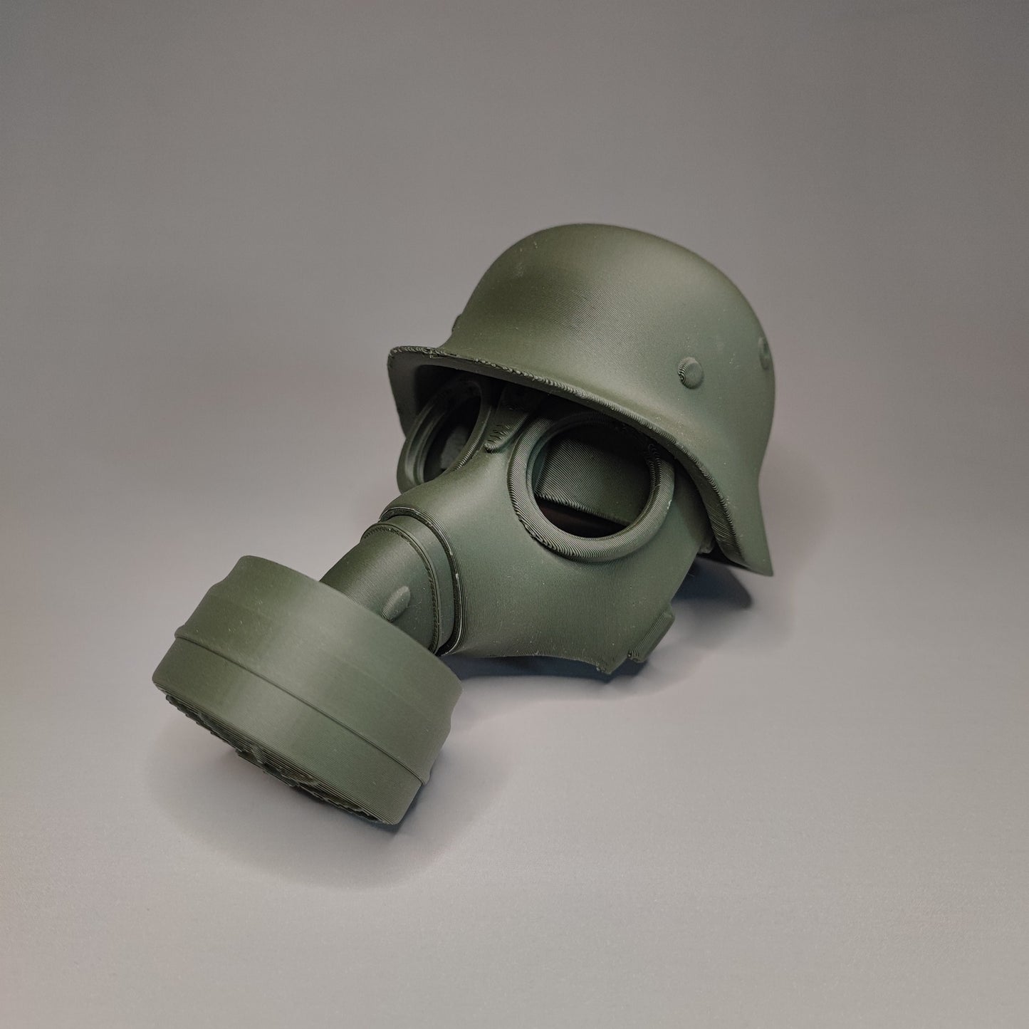 AHK Stahlhelm mit Gasmaske Grün (Anhänger-Kupplung Abdeckung) 3D-Druck