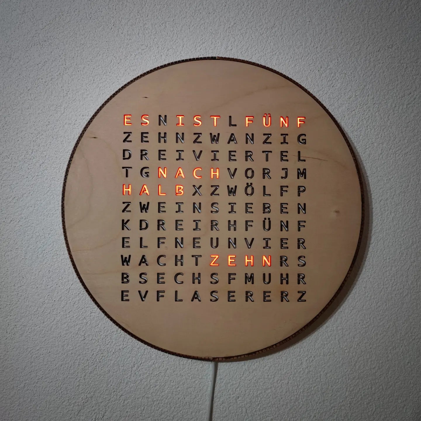 Wort-Uhr "smart" mehr farbige LEDs mit WiFi / Wordclock (Birke) - LaserErz