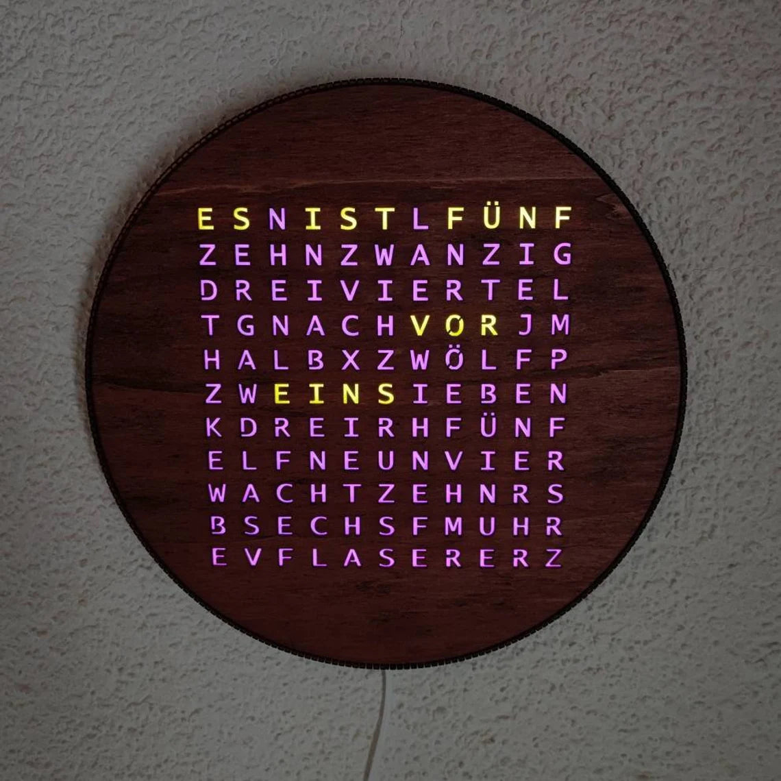 Wort-Uhr "smart" mehr farbige LEDs mit WiFi / Wordclock (Teak) - LaserErz