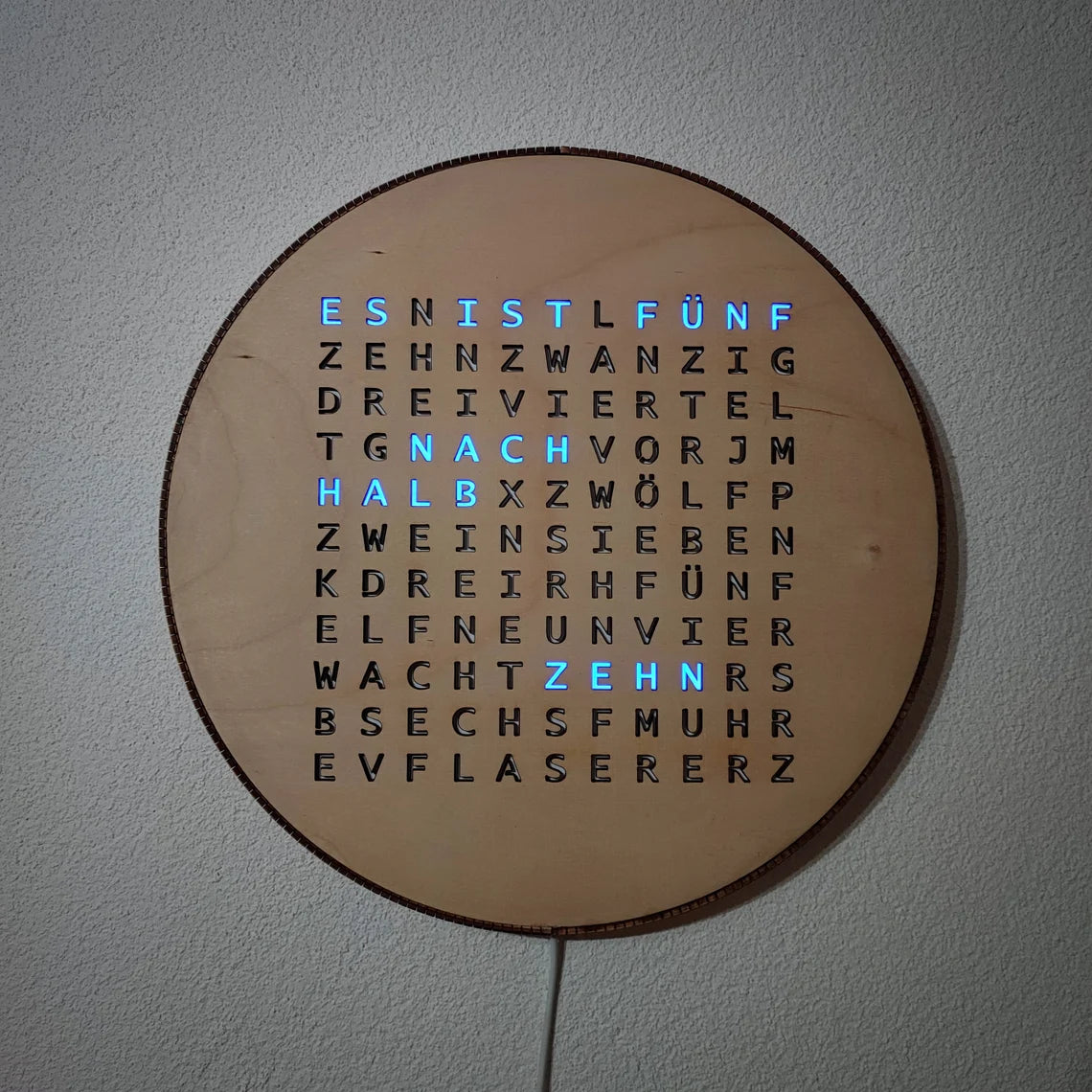 Wort-Uhr "smart" mehr farbige LEDs mit WiFi / Wordclock (Birke) - LaserErz